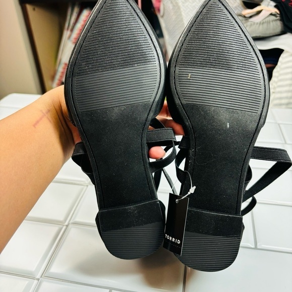 Torrid‎ Faux Suede Elastic Black Strap Flat 6.5WW - Picture 9 of 10